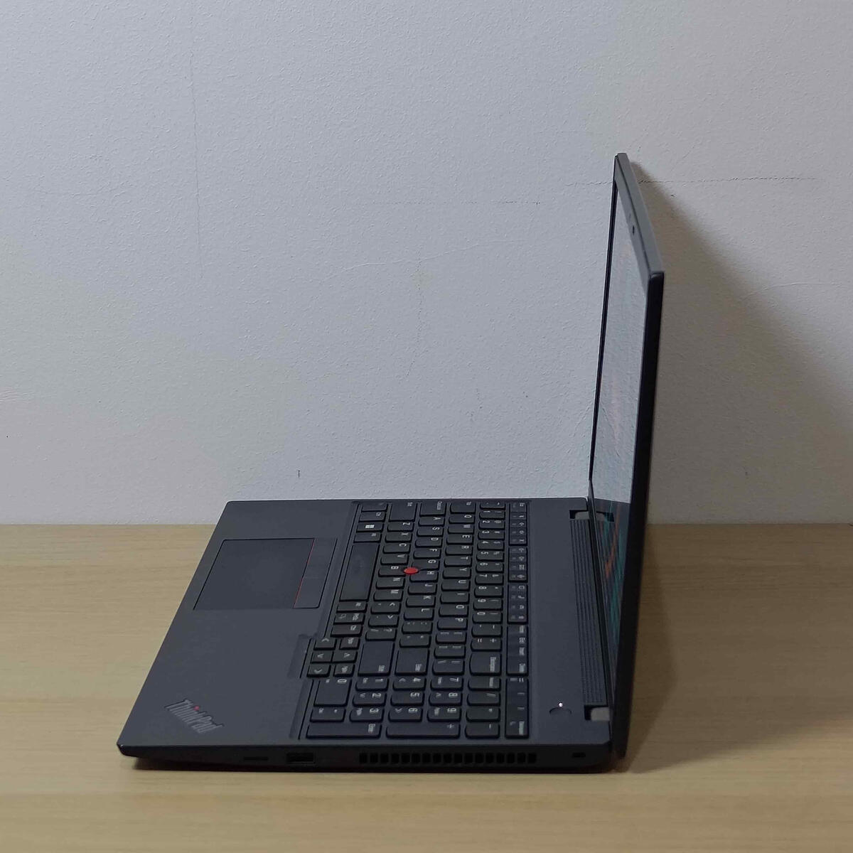 Lenovo Thinkpad L15G3 Samping Kiri Butik Laptop